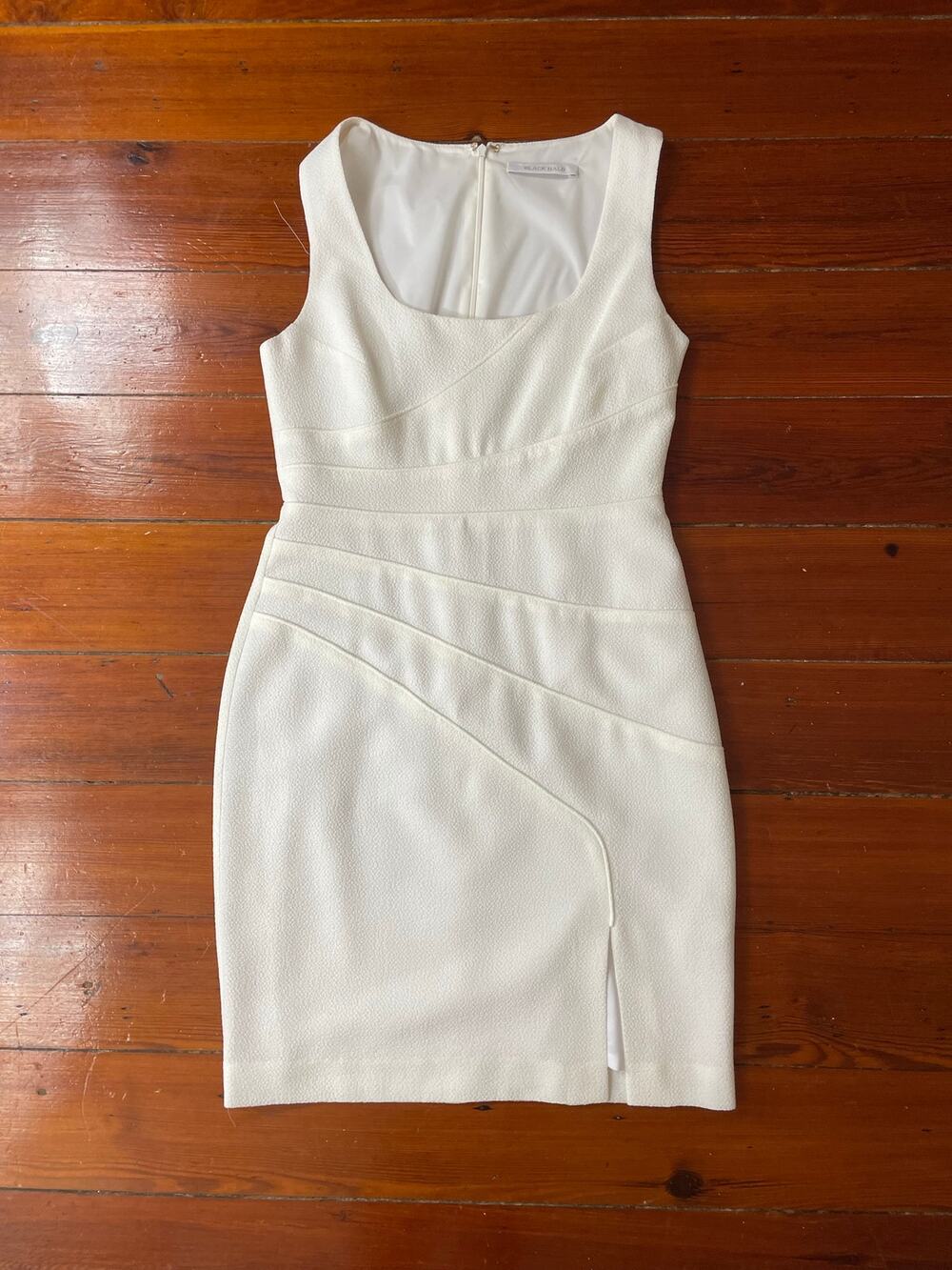 Black Halo Ivory Textured Sheath Dress Asymmetrical Panel Size 10